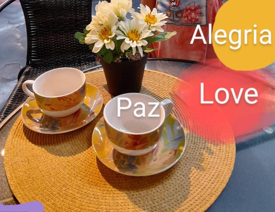 Hermoso Apartamento Frente Aeropuerto De Isla Verde San Juan Bagian luar foto