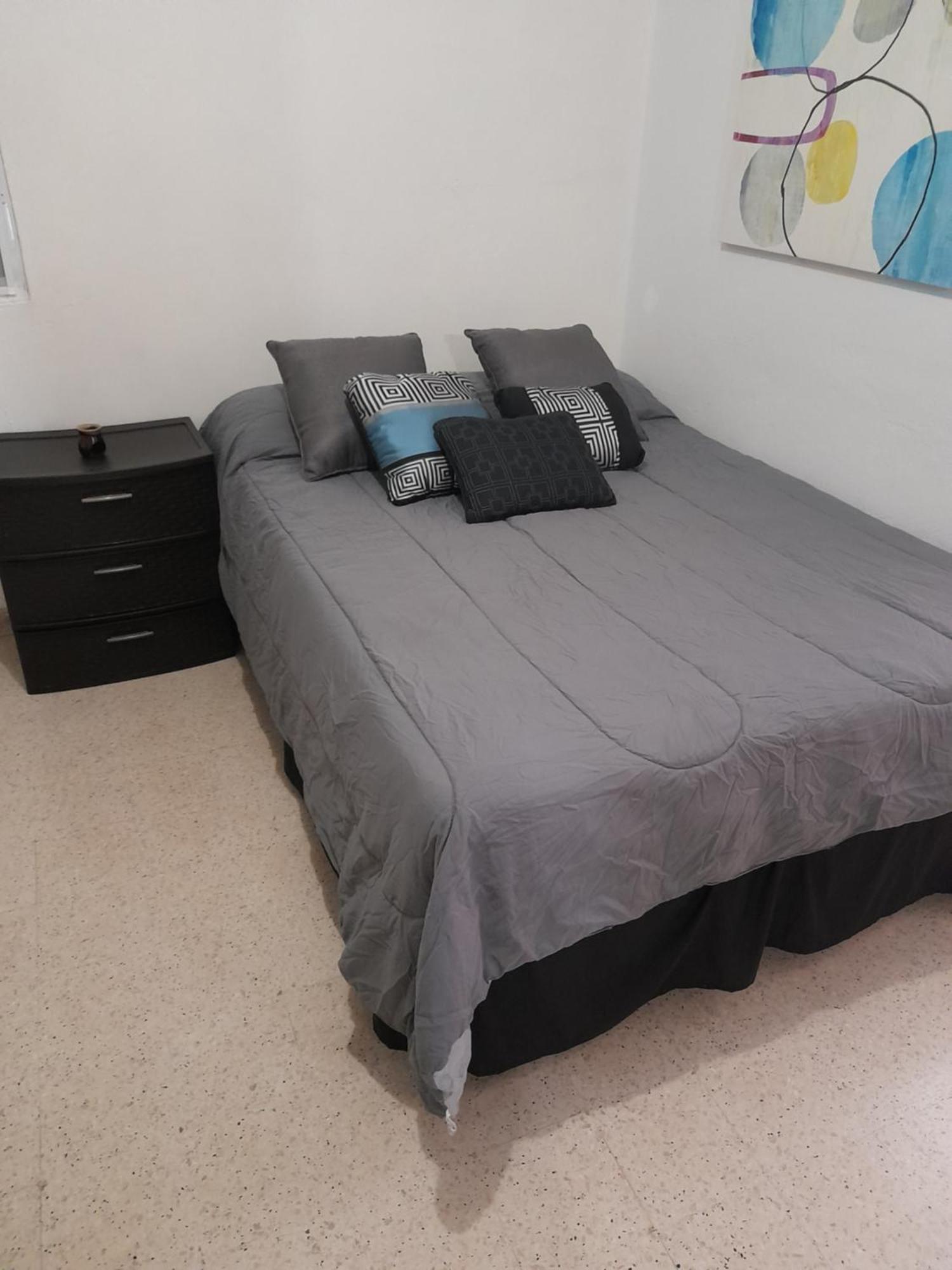 Hermoso Apartamento Frente Aeropuerto De Isla Verde San Juan Bagian luar foto