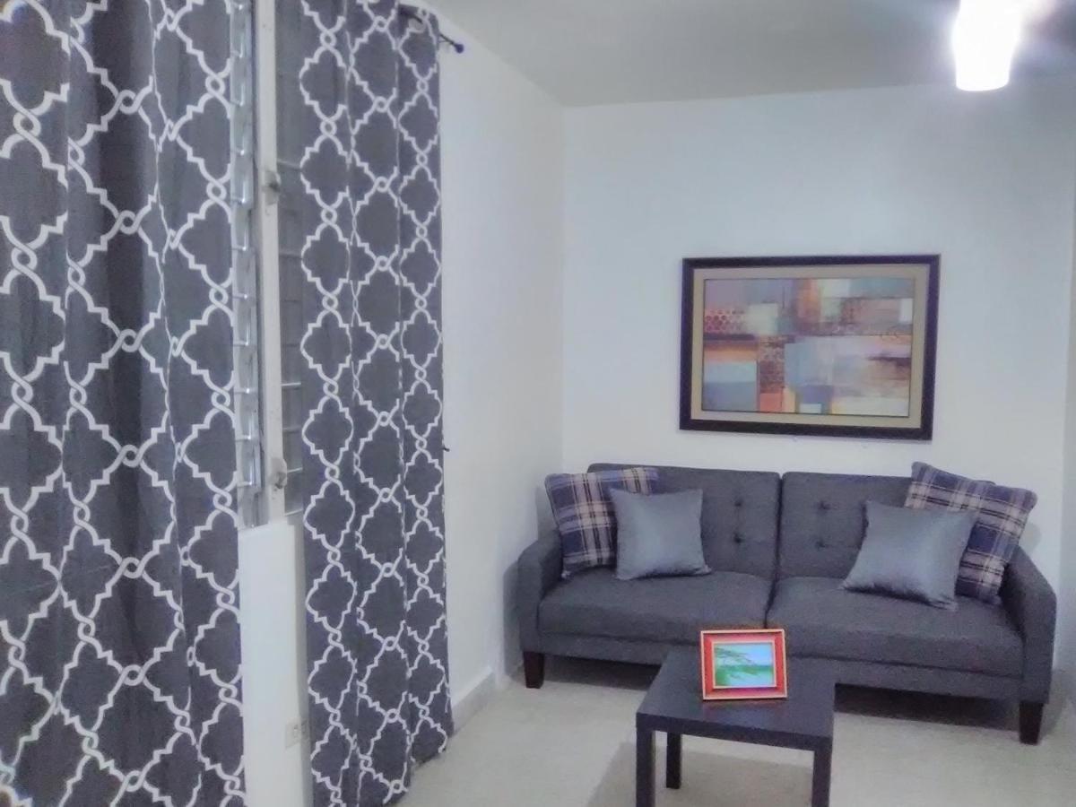 Hermoso Apartamento Frente Aeropuerto De Isla Verde San Juan Bagian luar foto